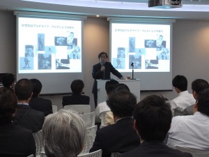 紺野登先生による特別講義の様子 紺野登先生による特別講義